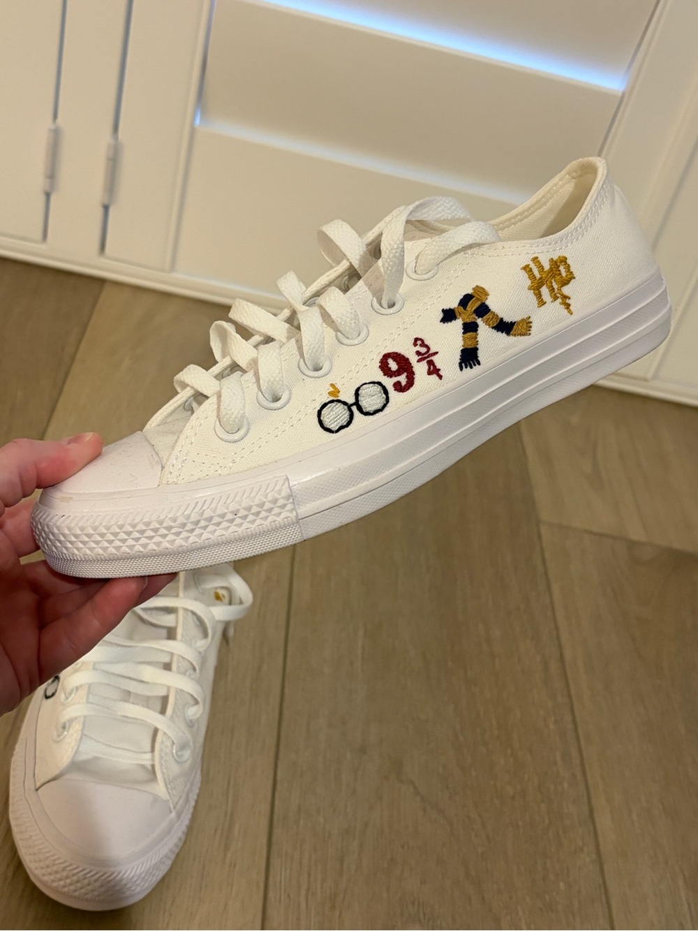NWOT Women’s Custom Embroidered Converse Sneakers with Harry Potter Icons Size 7